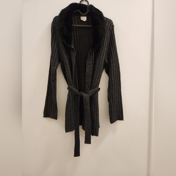 EUC Vintage fluffy collar cardigan with belt - Picture 3 of 4